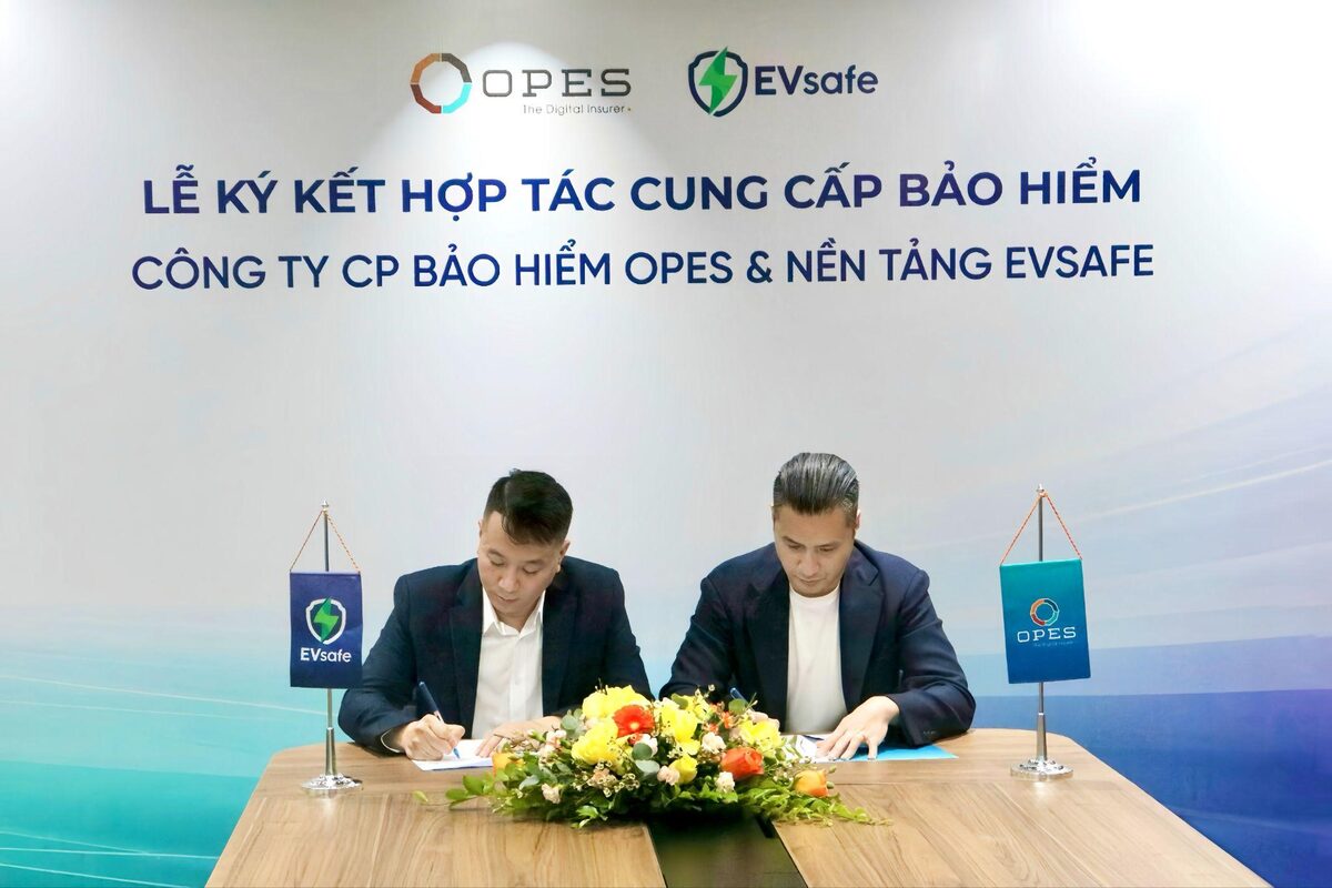 Lễ ký kết hợp tác cung cấp bảo hiểm OPES x EVsafe